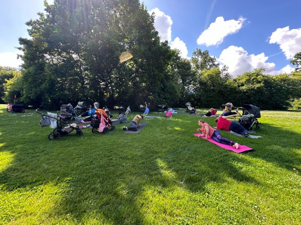 Mütter im Mama Fitness Kurs